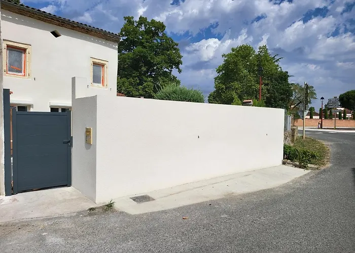 Maison de campagne individuelle piscine et patio