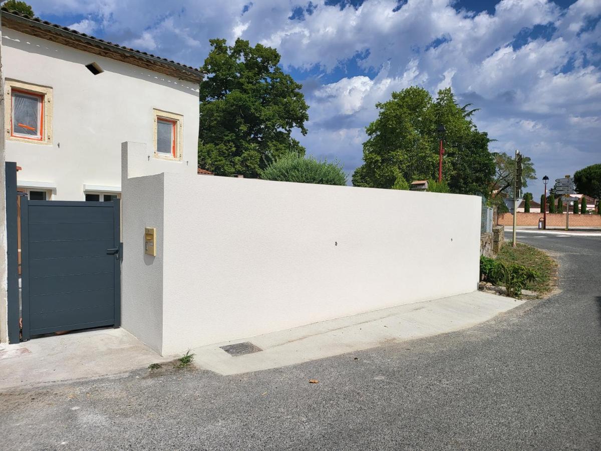Hébergement de vacances Individuelle Piscine Et Patio *